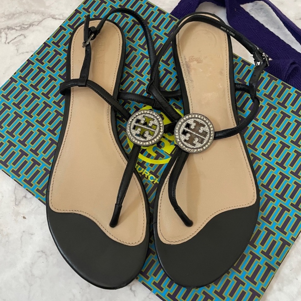 Tory Burch Violet Thong Sandal Black Metallic
Crystal logo - Picture 5 of 8